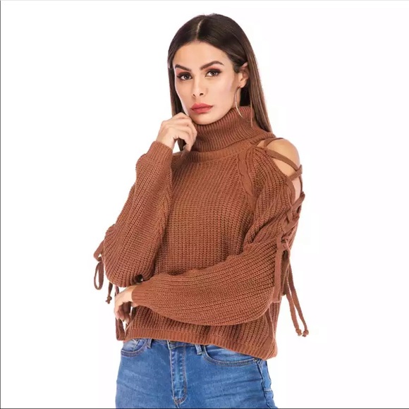 Only 1 left❤️New! cold shoulder crop sweater - Picture 3 of 4